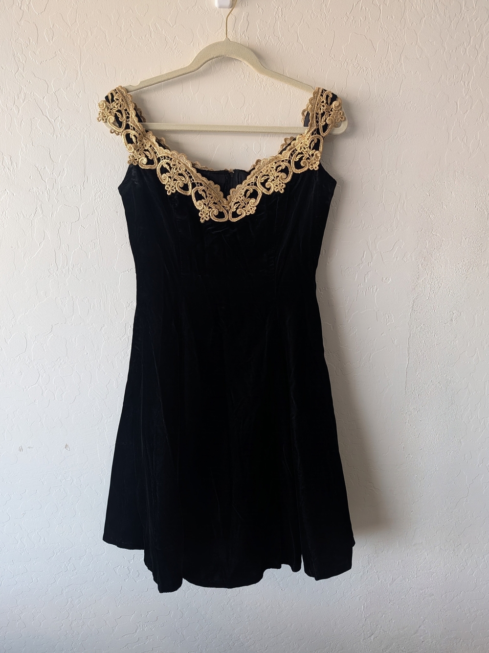 Vintage Jessica McClintock Gunne Sax Black Velvet Gold Lace Dress Size 7/8 90s